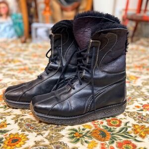 Incredible vintage Genuine Shearling Fur Black Leather Lace Up Winter Boots - 8